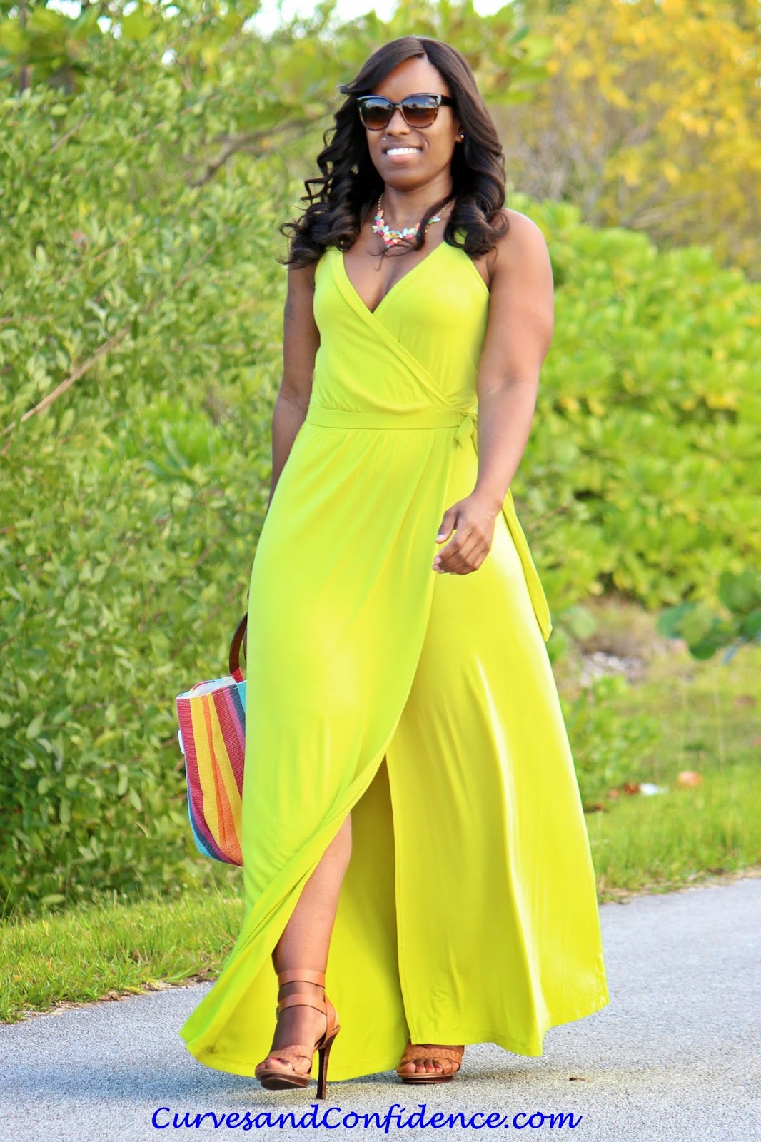 weekend-wear-old-navy-wrap-maxi-dress-curves-and-confidence